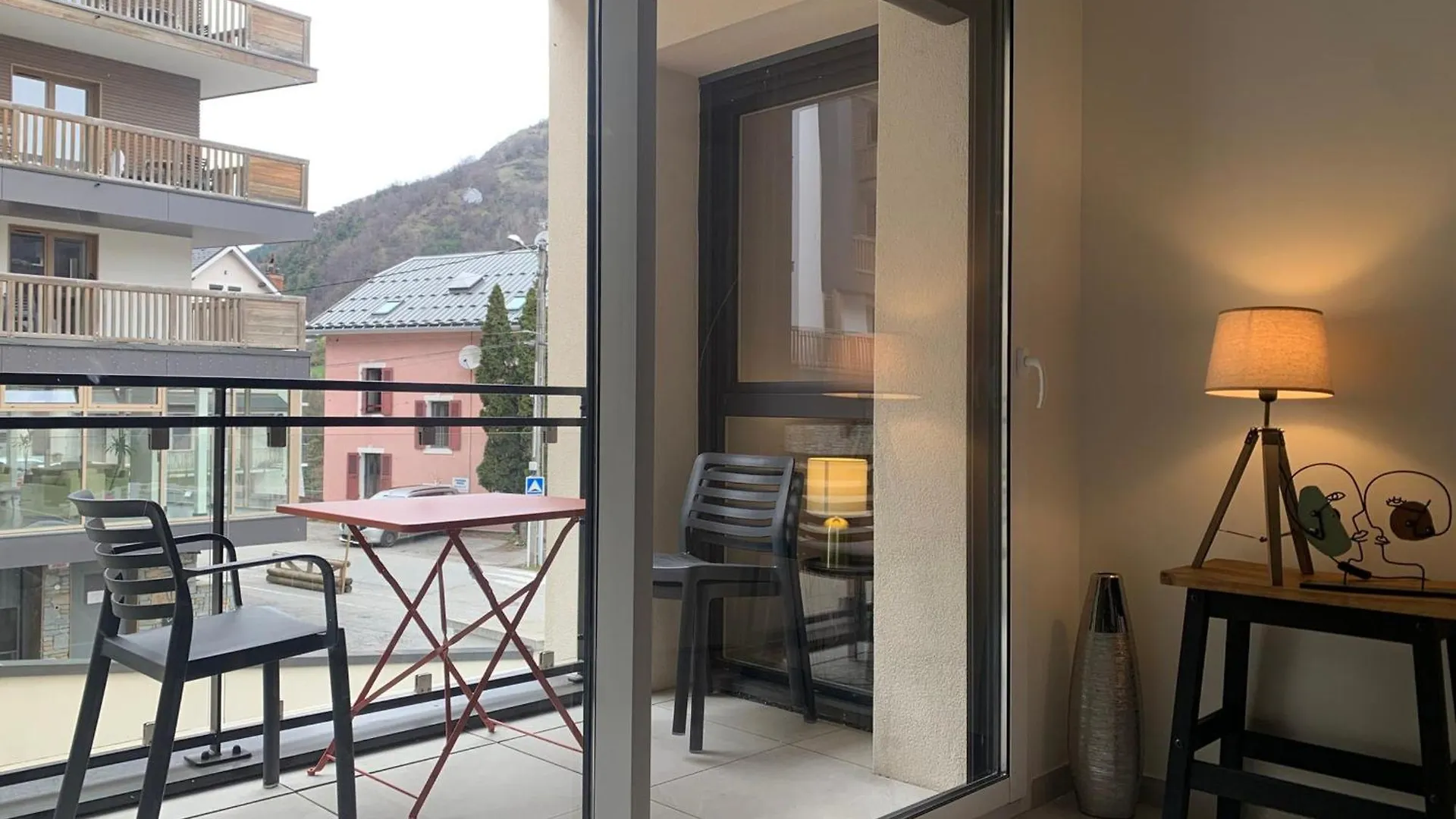 Appartement Neuf, 2 Pieces, Balcon, Parking, Proche Centre-Brides-Les-Bains Et Telecabine Olympe - Fr-1-512-279 0*, Brides-les-Bains France